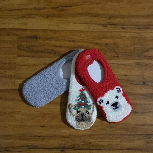 Old Navy Women's Cozy Red Dog Gripper Sneaker No Show Socks 3 Pack (New) - Picture 1 of 12